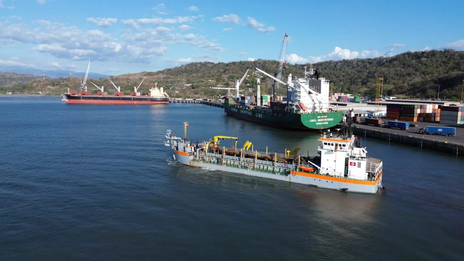 Dutch Dredging vessel Puerto Caldera Costa Rica