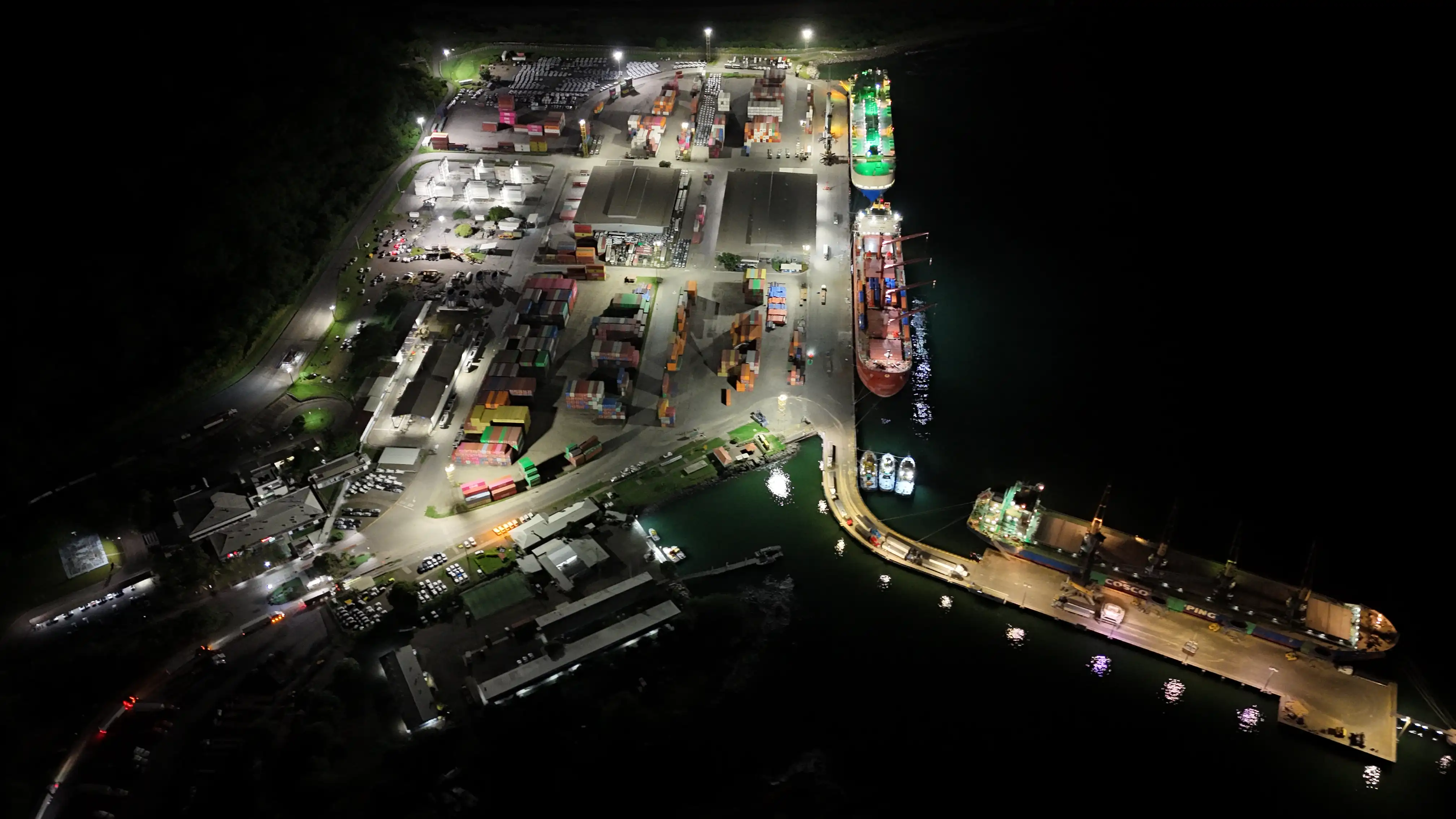 Puerto Caldera operaciones nocturnas