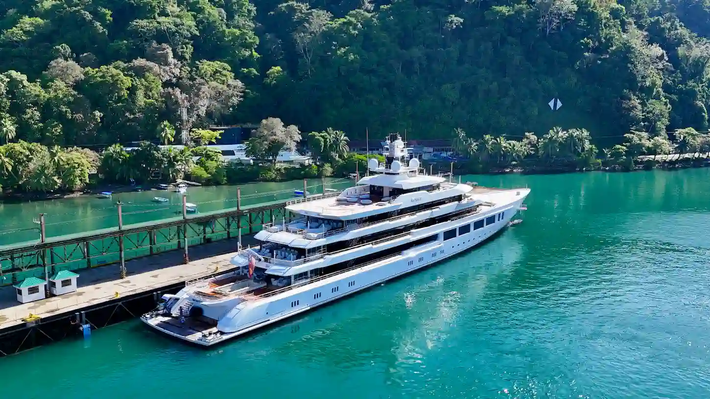 Superyacht berthed at Golfito Costa Rica — Marina Pura Vida